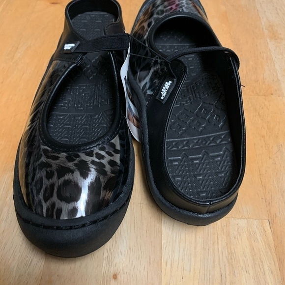MUK LUKS® Women's Justine Shoes (size 8) - Picture 6 of 16